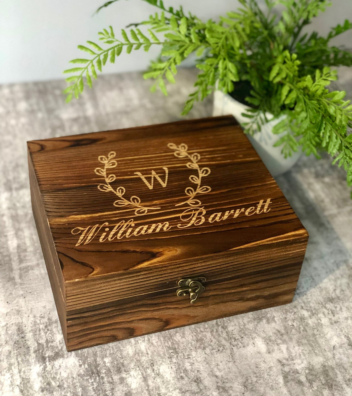 Personalised whiskey gift set in engraved wooden box